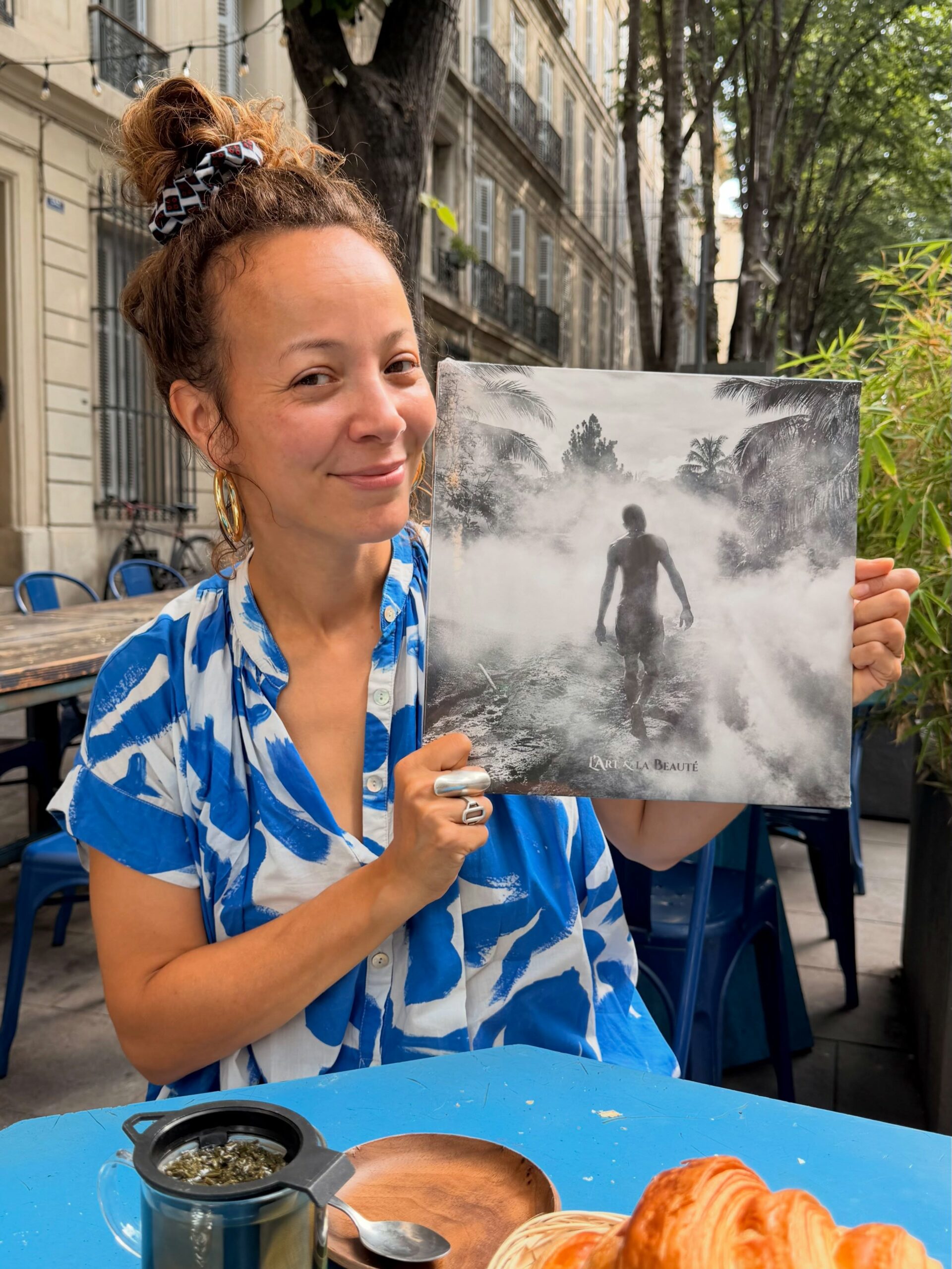 Fière et honorée d’avoir participé à ce superbe disque « l’Art et la Beauté » de @rohanhoussein
Pour toute cette lumière que tu renvoies autour de toi, amour sur toi et les tiens Rohan 🙏🏽❤️
S/O @laboklandestino