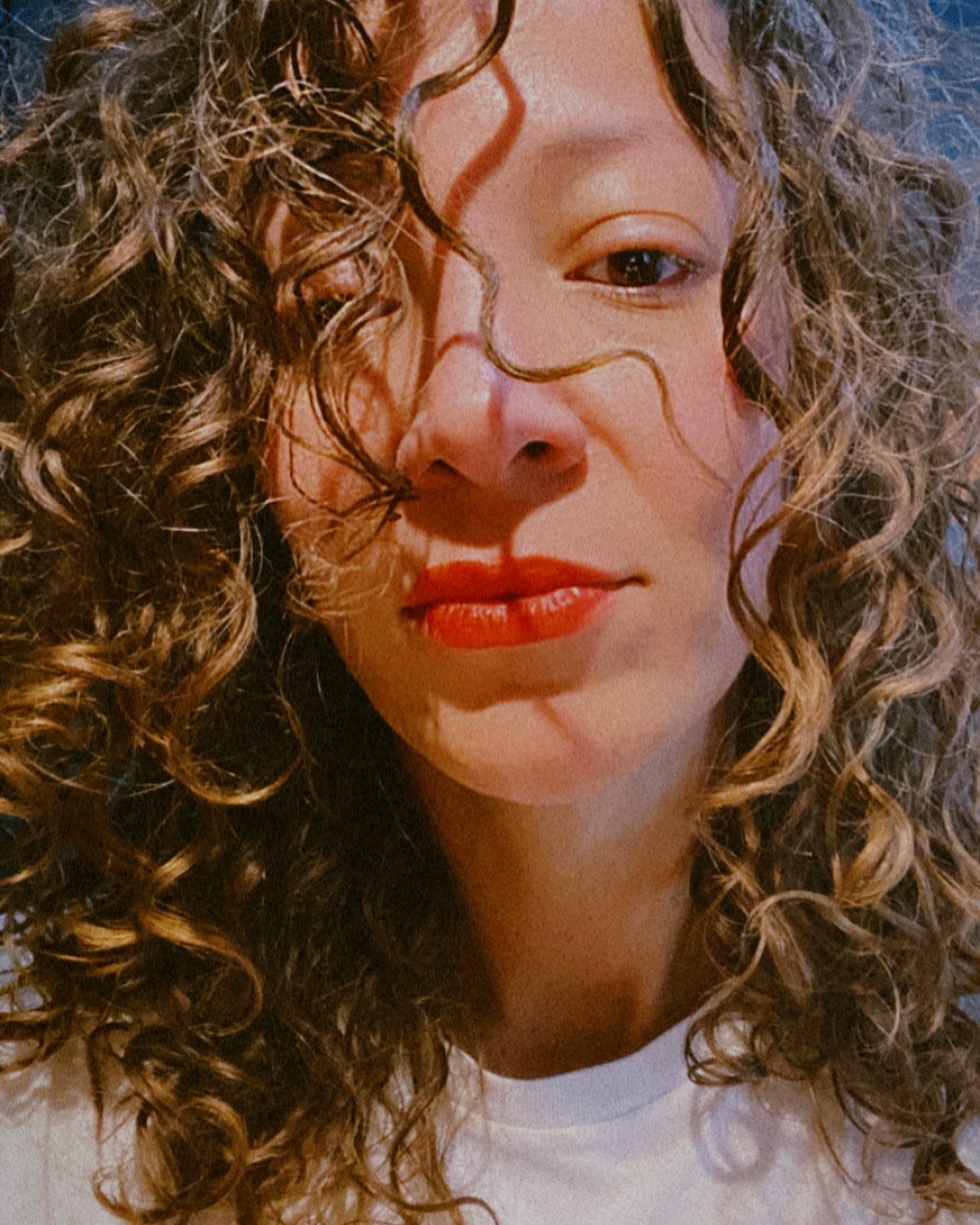 Viens ce soir au @mamasheltermarseille , djset curly, on parlera shampoing et R&B, mix garanti sans mistral
Good vibes only 💋
💵 gratuit
🕰️ 21h - 1h